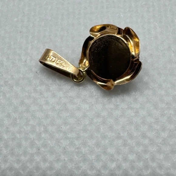 Vintage 14K Yellow Gold Blue Gemstone Accent Charm Pendant, Europe, Finland, 585 - Picture 7 of 11